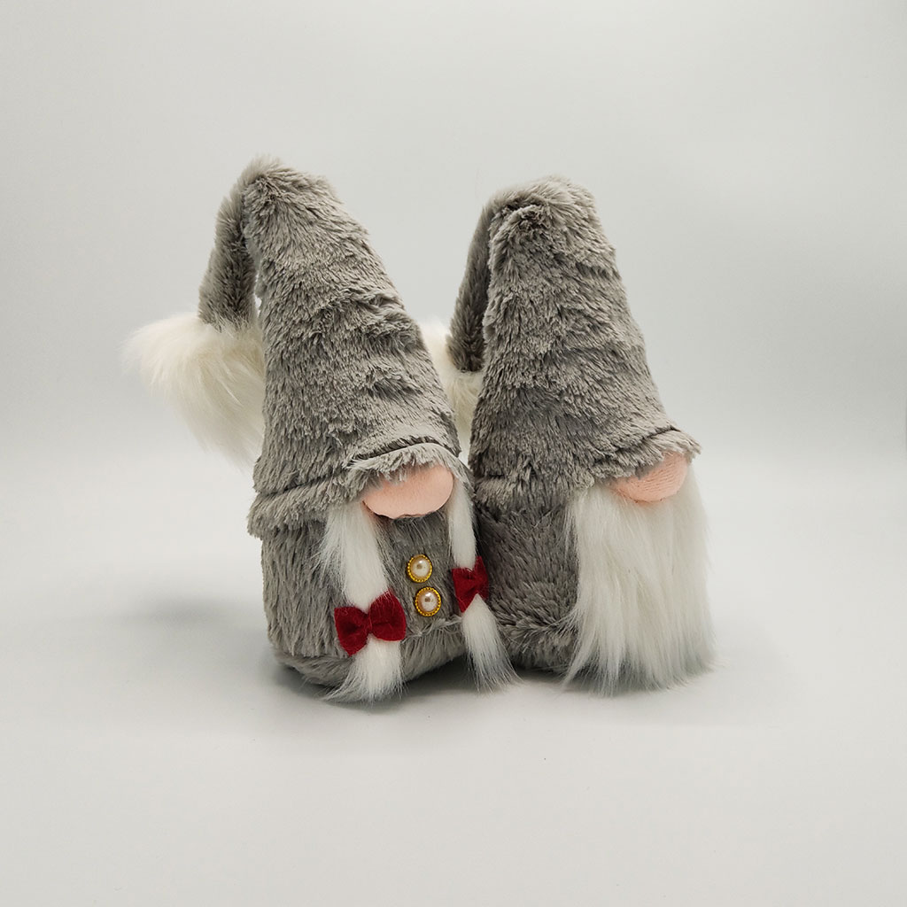 عروسک-لیلی-پود-خاکستری-سفید-02