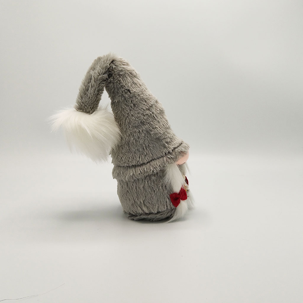 عروسک-لیلی-پود-خاکستری-سفید-03